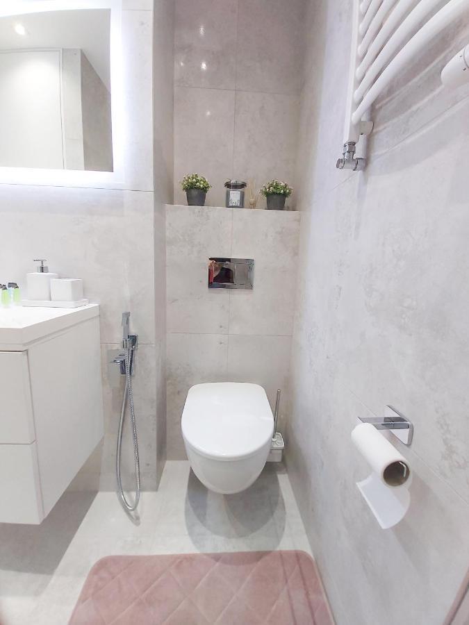 Apartament Bella Rosa Z Podziemnym Parkingiem Kielce Exterior photo